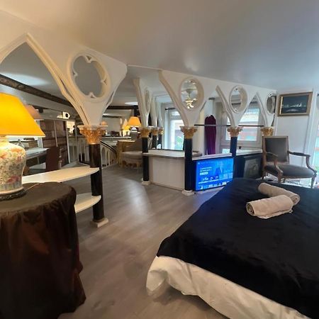 Av Montaigne Champs Elysee باريس المظهر الخارجي الصورة
