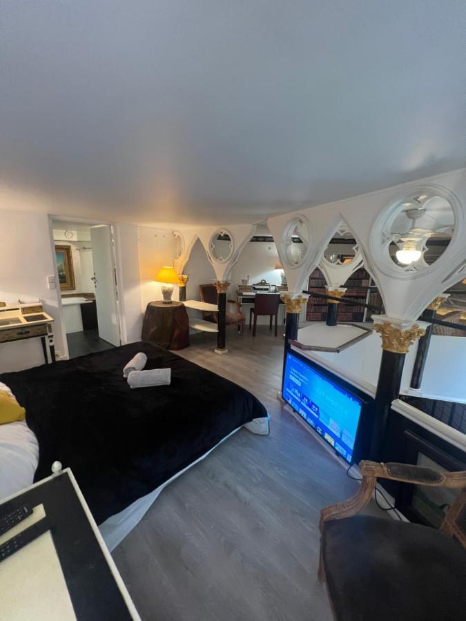 Av Montaigne Champs Elysee باريس المظهر الخارجي الصورة